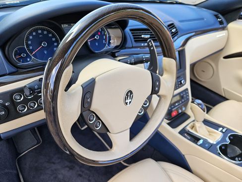 Used 2015 Maserati GranTurismo Convertible RWD image 29