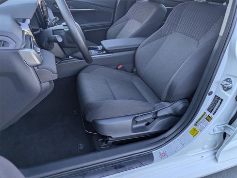 Used 2025 Toyota Camry LE image 14