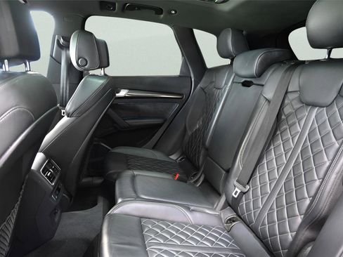 Used 2018 Audi SQ5 Premium Plus w/ S Sport Package AWD/4WD image 15