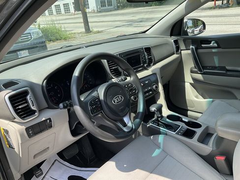 Used 2018 Kia Sportage LX AWD/4WD image 18