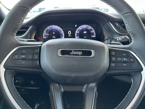 New 2025 Jeep Grand Cherokee L Laredo image 23