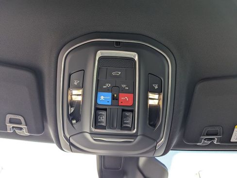 New 2025 Jeep Grand Cherokee Altitude AWD/4WD image 27