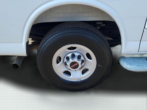 Used 2025 GMC Savana 2500 w/ Driver Convenience Package RWD image 9
