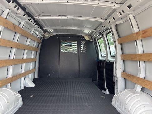 Used 2023 GMC Savana 2500 Work Van w/ Driver Convenience Package image 16