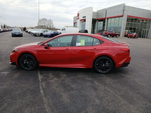 New 2026 Toyota Camry SE image 4