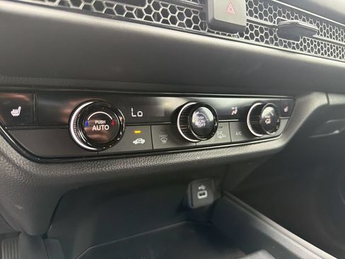 Certified 2025 Honda HR-V Sport image 39