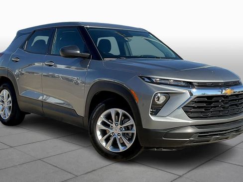 Certified 2025 Chevrolet TrailBlazer LS w/ LS Convenience Package image 3