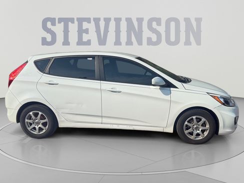 Used 2016 Hyundai Accent SE FWD image 6