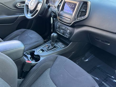 Used 2019 Jeep Cherokee Latitude w/ Popular Appearance Group image 30