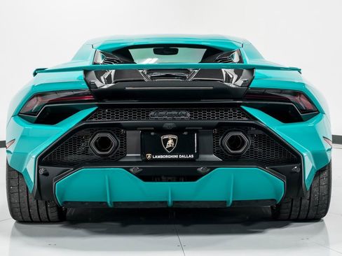 Used 2023 Lamborghini Huracan Tecnica image 4