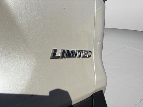 Used 2021 Toyota RAV4 Limited image 31