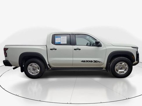Used 2024 Nissan Frontier SV w/ Hardbody Edition AWD/4WD image 5
