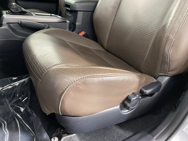 Used 2017 Toyota Tacoma Limited w/ Tow Package RWD image 18
