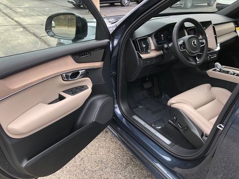 New 2026 Volvo XC90 B6 Ultra w/ Protection Package Premier image 10