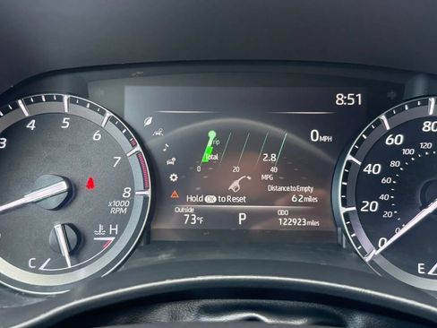 Used 2021 Toyota Highlander XSE FWD image 17