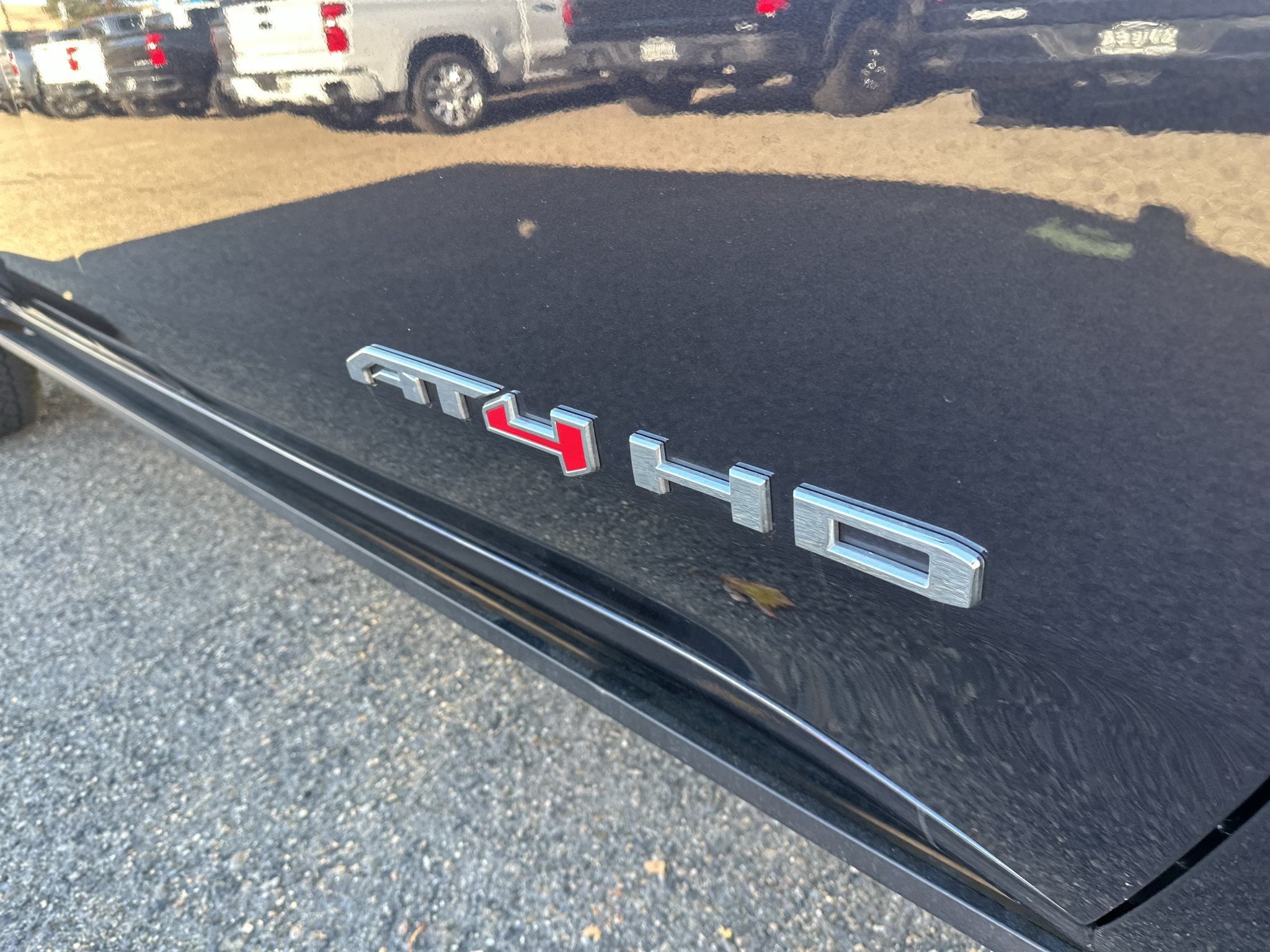 Used 2024 GMC Sierra 2500 AT4 w/ AT4 Premium Plus Package AWD/4WD image 11