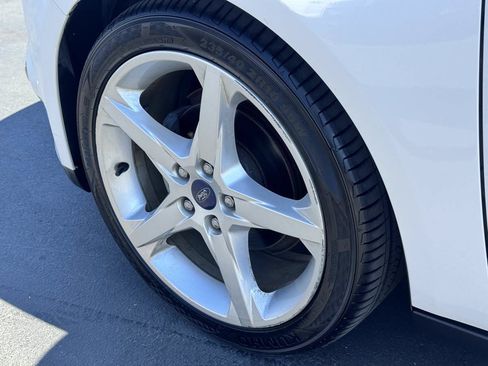 Used 2014 Ford Focus Titanium FWD image 18