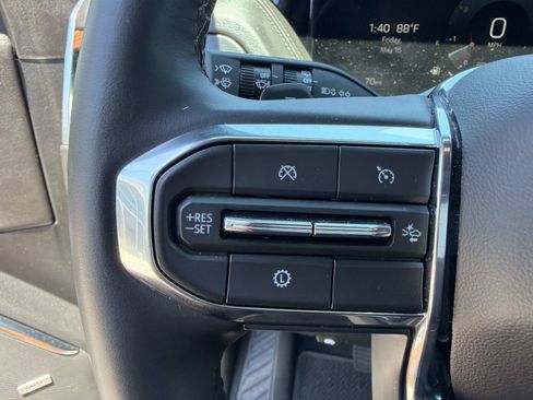 Used 2025 GMC Yukon Denali RWD image 22