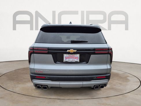 Used 2025 Chevrolet Traverse LT w/ Sun and Wheel Package FWD image 9