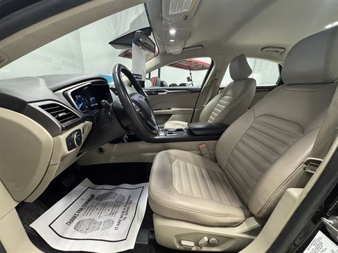 Used 2020 Ford Fusion SEL image 14