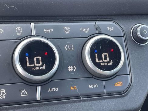 Used 2023 Land Rover Defender 110 S AWD/4WD image 31