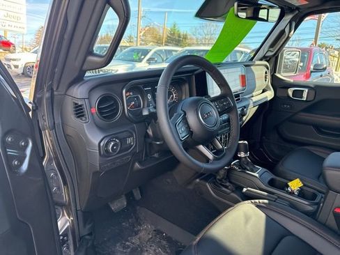 Used 2026 Jeep Wrangler Unlimited Rubicon image 16