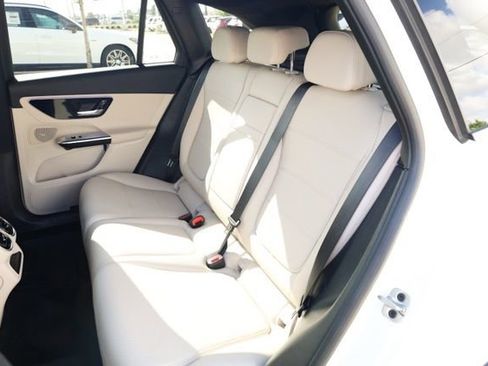 Certified 2025 Mercedes-Benz GLC 300 4MATIC image 22