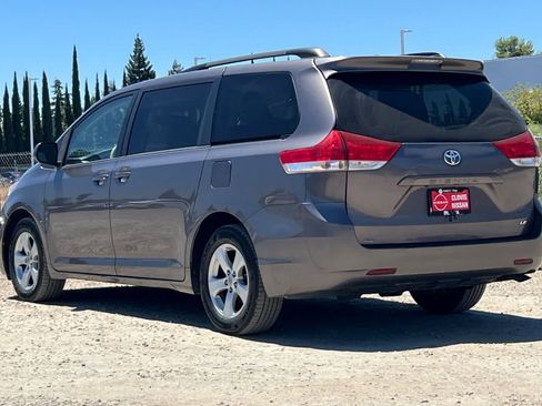 Used 2014 Toyota Sienna LE FWD image 7