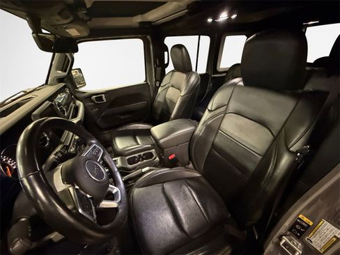 Used 2022 Jeep Wrangler Unlimited Sahara image 12