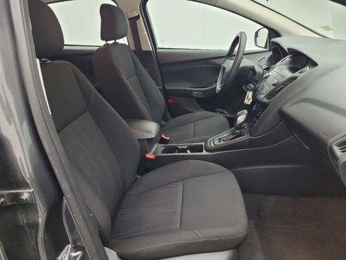 Used 2018 Ford Focus SE FWD image 21