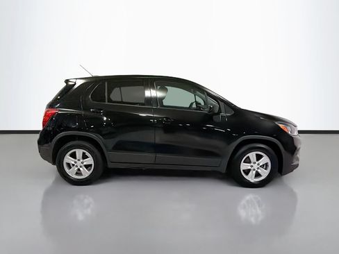 Used 2020 Chevrolet Trax LS w/ Tint and Cruise Package FWD image 11