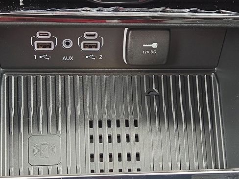 New 2026 Jeep Grand Cherokee Limited w/ Luxury Tech Group II AWD/4WD image 18