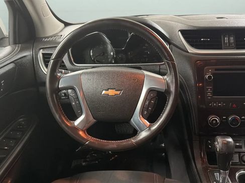 Used 2017 Chevrolet Traverse LT w/ Style and Technology Package FWD image 10