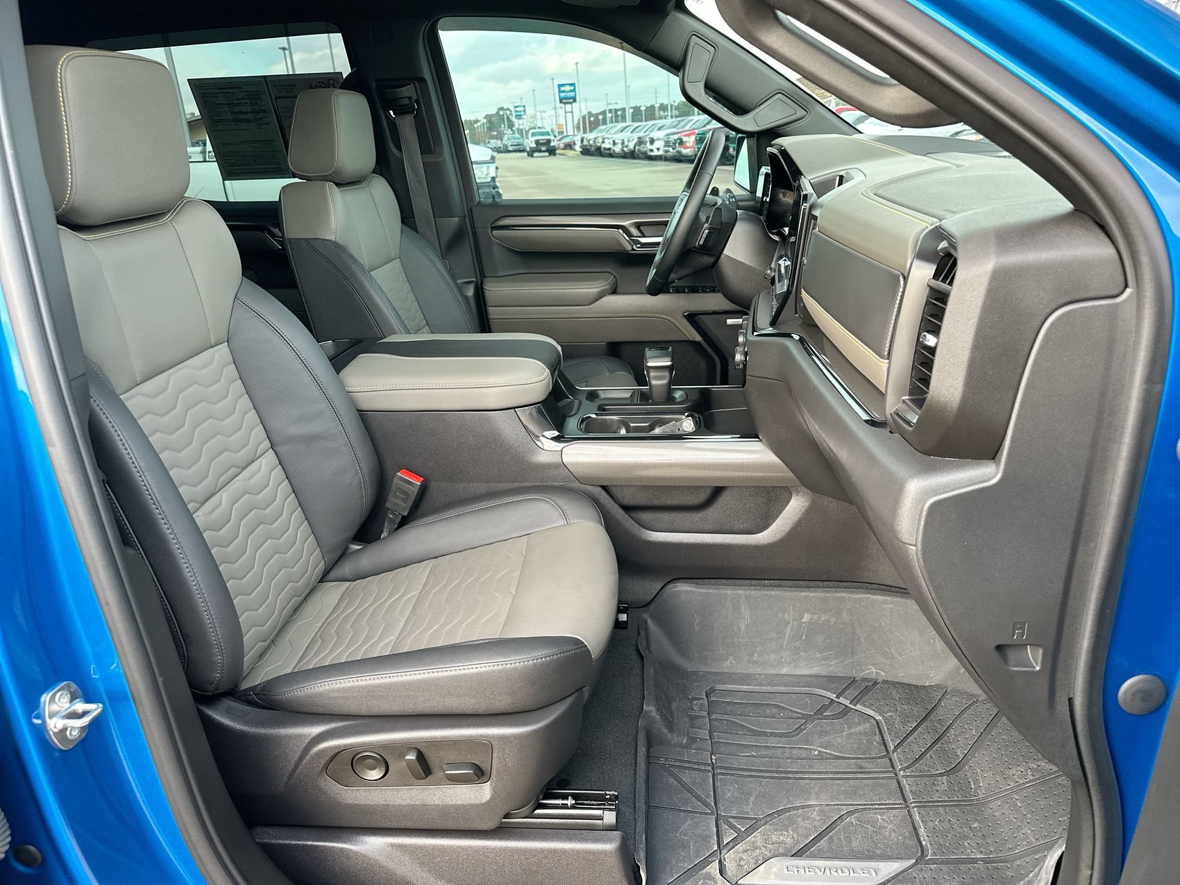 Used 2024 Chevrolet Silverado 1500 ZR2 w/ Technology Package AWD/4WD image 24