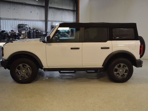 Used 2023 Ford Bronco 4-Door AWD/4WD image 6