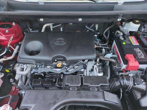 Used 2021 Toyota RAV4 XLE w/ Convenience Package FWD image 23