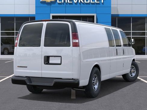 New 2026 Chevrolet Express 3500 Extended RWD image 4