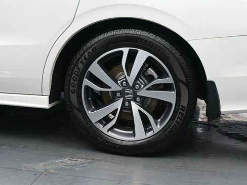 Used 2023 Honda Odyssey Touring image 13