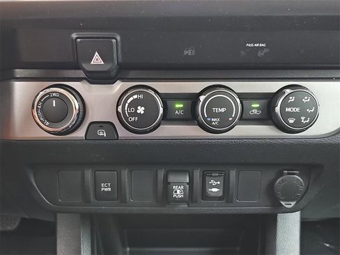 Used 2019 Toyota Tacoma SR5 image 27