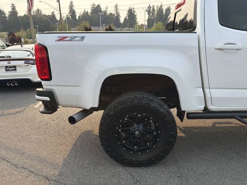 Used 2019 Chevrolet Colorado Z71 AWD/4WD image 12