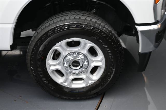Certified 2026 Ford F350 XLT w/ FX4 Off-Road Package AWD/4WD image 25
