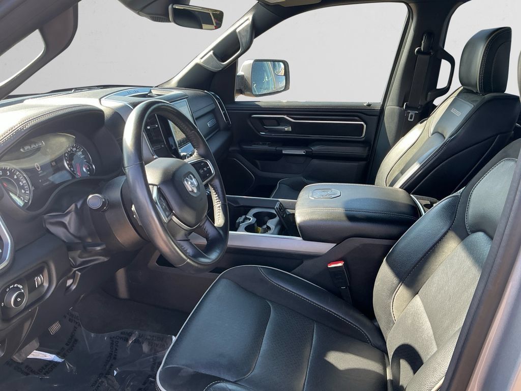 Used 2024 RAM 1500 Laramie AWD/4WD image 9