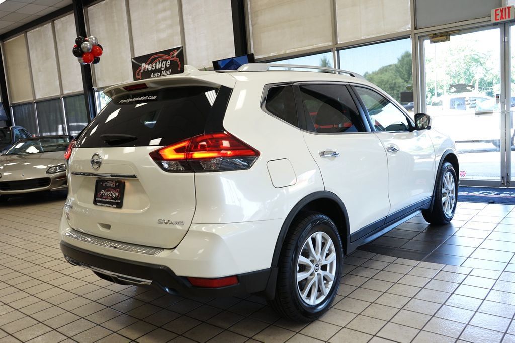 Used 2017 Nissan Rogue SV AWD/4WD image 17