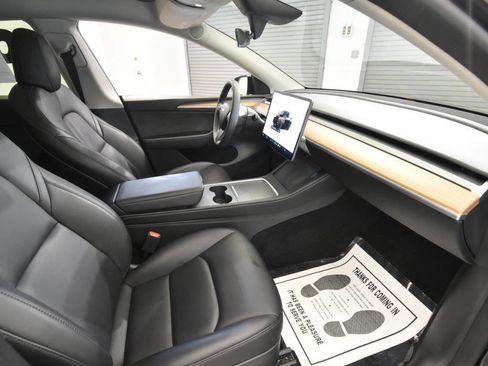 Used 2023 Tesla Model Y Long Range AWD/4WD image 17