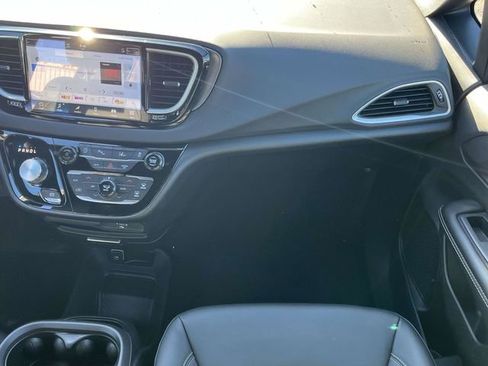 New 2026 Chrysler Voyager LX image 14