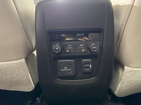 Used 2023 Buick Enclave Avenir FWD image 16