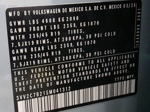 Certified 2025 Volkswagen Taos SE image 40