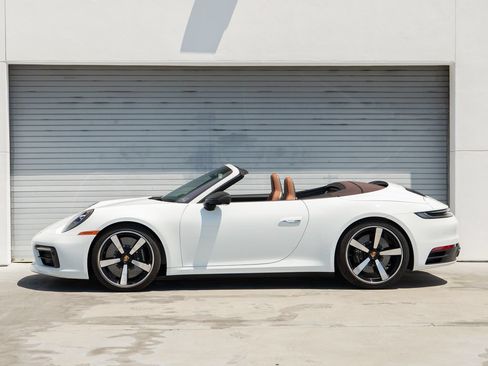 Used 2024 Porsche 911 Carrera S RWD image 2