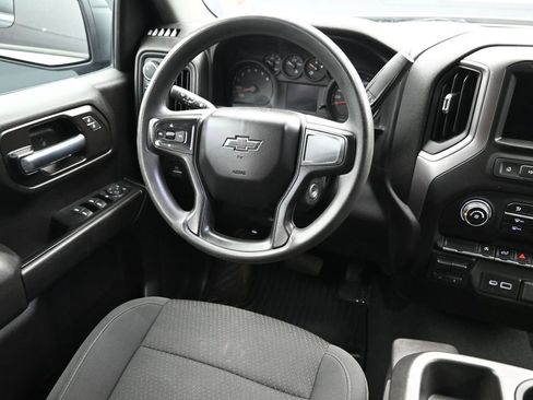 Used 2022 Chevrolet Silverado 1500 Custom Trail Boss AWD/4WD image 11