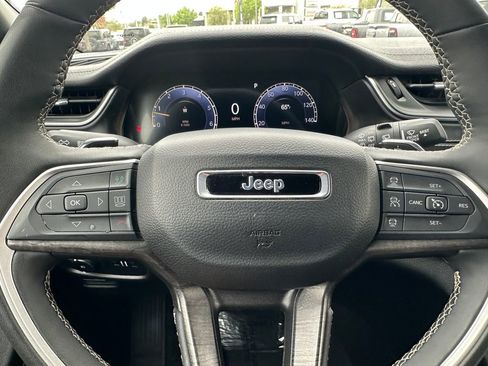 Certified 2024 Jeep Grand Cherokee L Limited w/ Luxury Tech Group II image 29